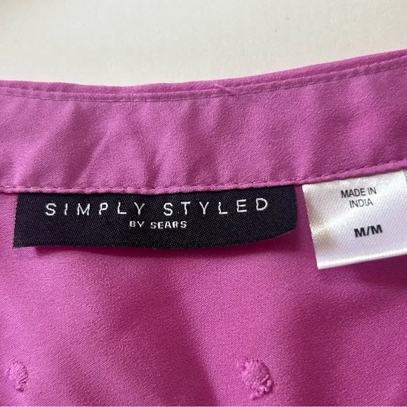 *Simply Styled Woman’s Top - Picture 4 of 8